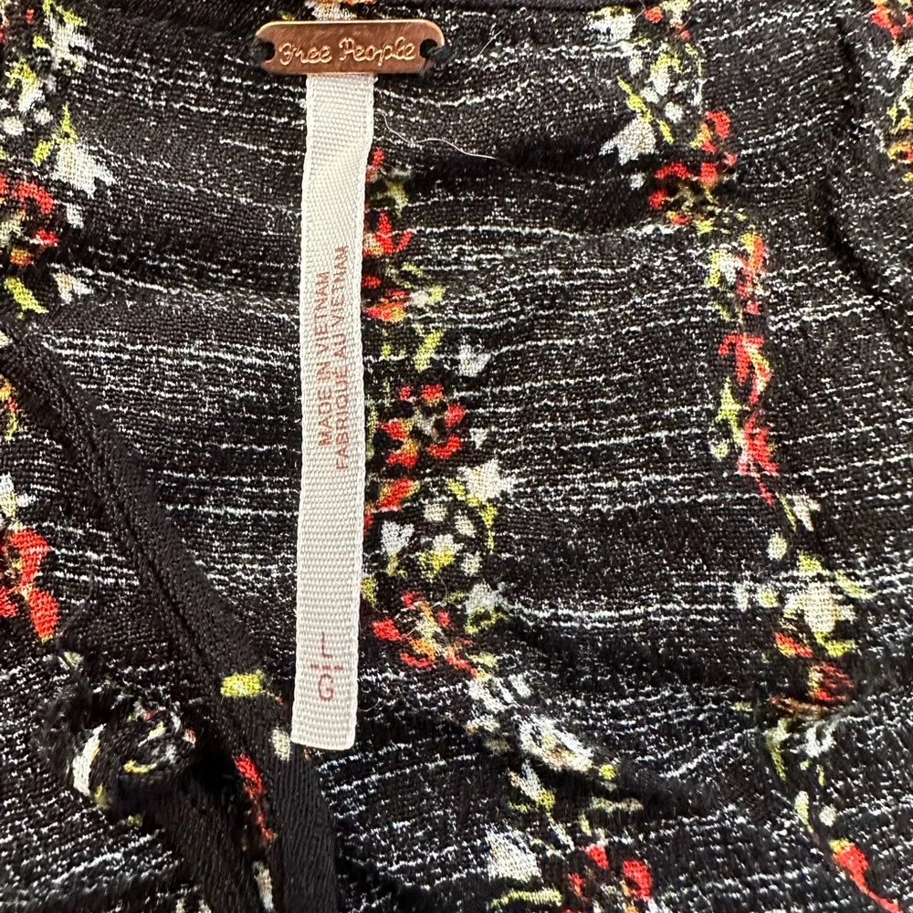 Free People Crop Top And Short Set Black With Floral Design Size Large - Picture 4 of 5